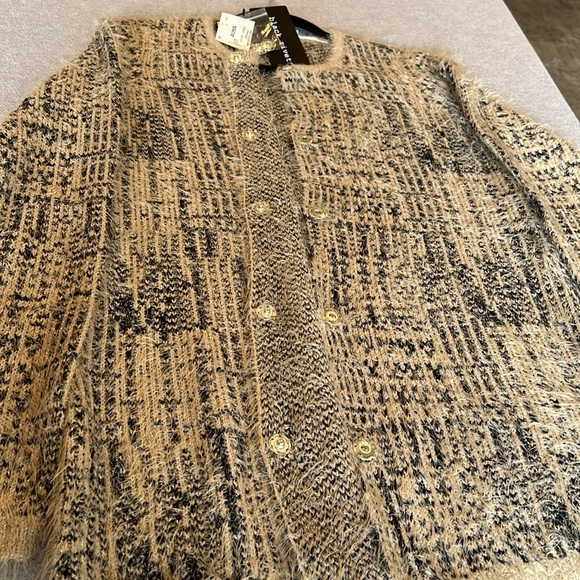 NWT Black Rivet fuzzy sweater - Size M. - Picture 1 of 7